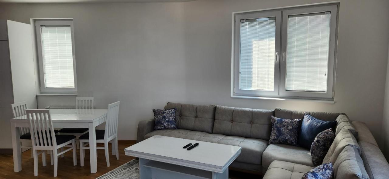 סראייבו Brand New Two Bedroom And One Living Room Apartment In A Great Location! מראה חיצוני תמונה